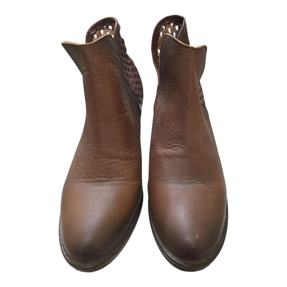 Circle G Women's Cutout 5" Round Toe Western Ankle Boots Brown 7.5 - Picture 5 of 8